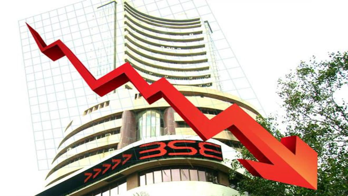 Sensex collapses as soon as it opens, registers a fall of 124 points