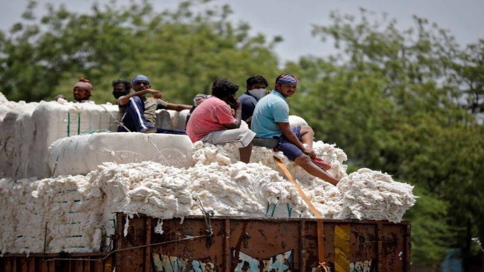 Textile exporters will benefit from power shortage in China, but impact on high cotton prices
